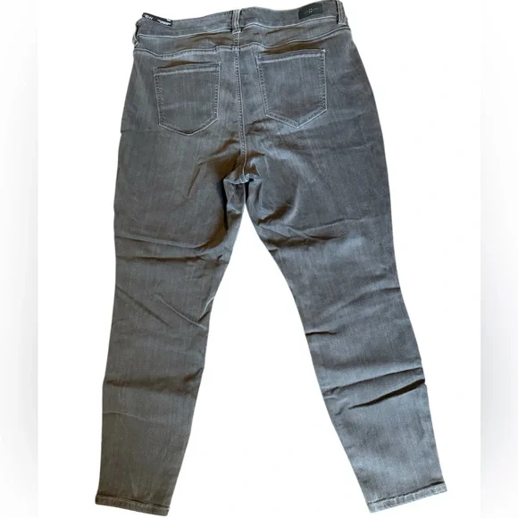 Liverpool Gray Ankle Skinny Plus Size Jeans Size 18W NWT - Picture 8 of 10
